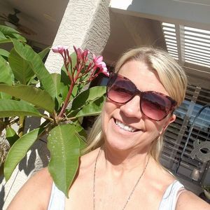 Meet your Posher, Eileen